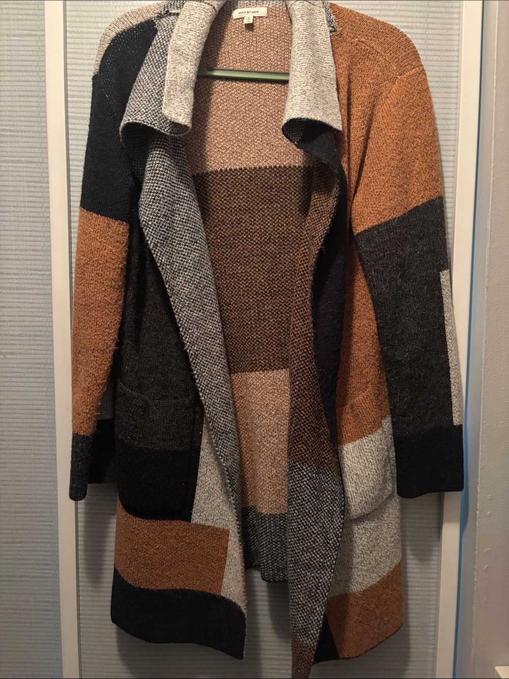 GUC Max Studio Sweater